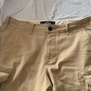 Hollister cargo shorts 🩳